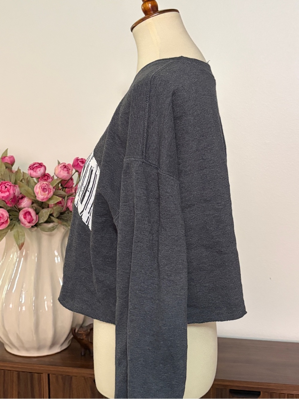 Sweet Claire Charcoal Cropped 'Eastern Division 96' Long-Sleeve Sweater Sz S/M - Picture 5 of 11